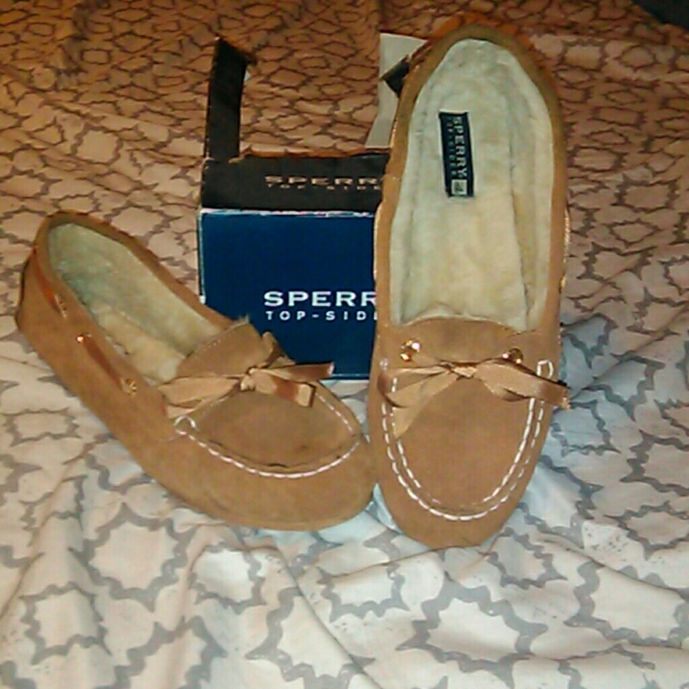EUC Sperry Top Slider Fluffy Slippers 😍